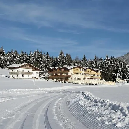 Kirchdach Hotel Gschnitz